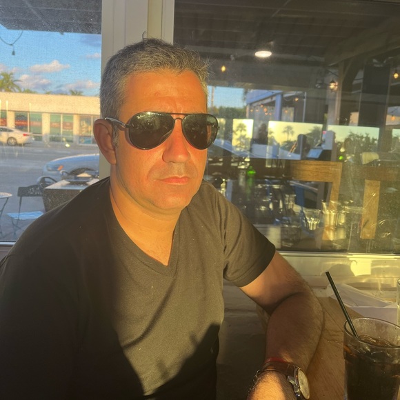 Meet your Posher, Eyal - Picture 1 of 1